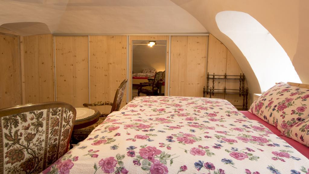 ホテル Zemianska Kuria Vachtar Kralova Lehota 部屋 写真